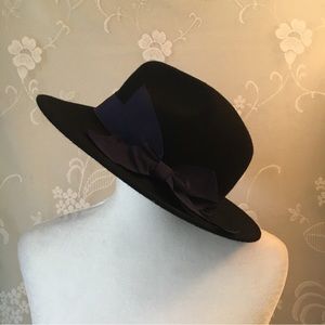 NWT Black and Blue Wide Brim Classic Fedora